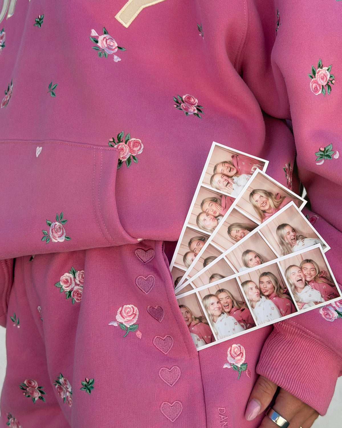 Roses Sweat Shorts in Pink