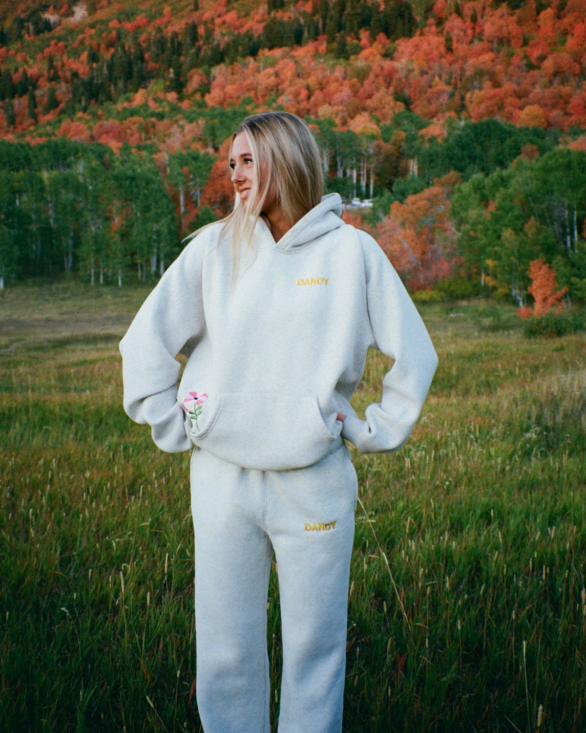 Gift Giving Sweatpants in Heather Gray