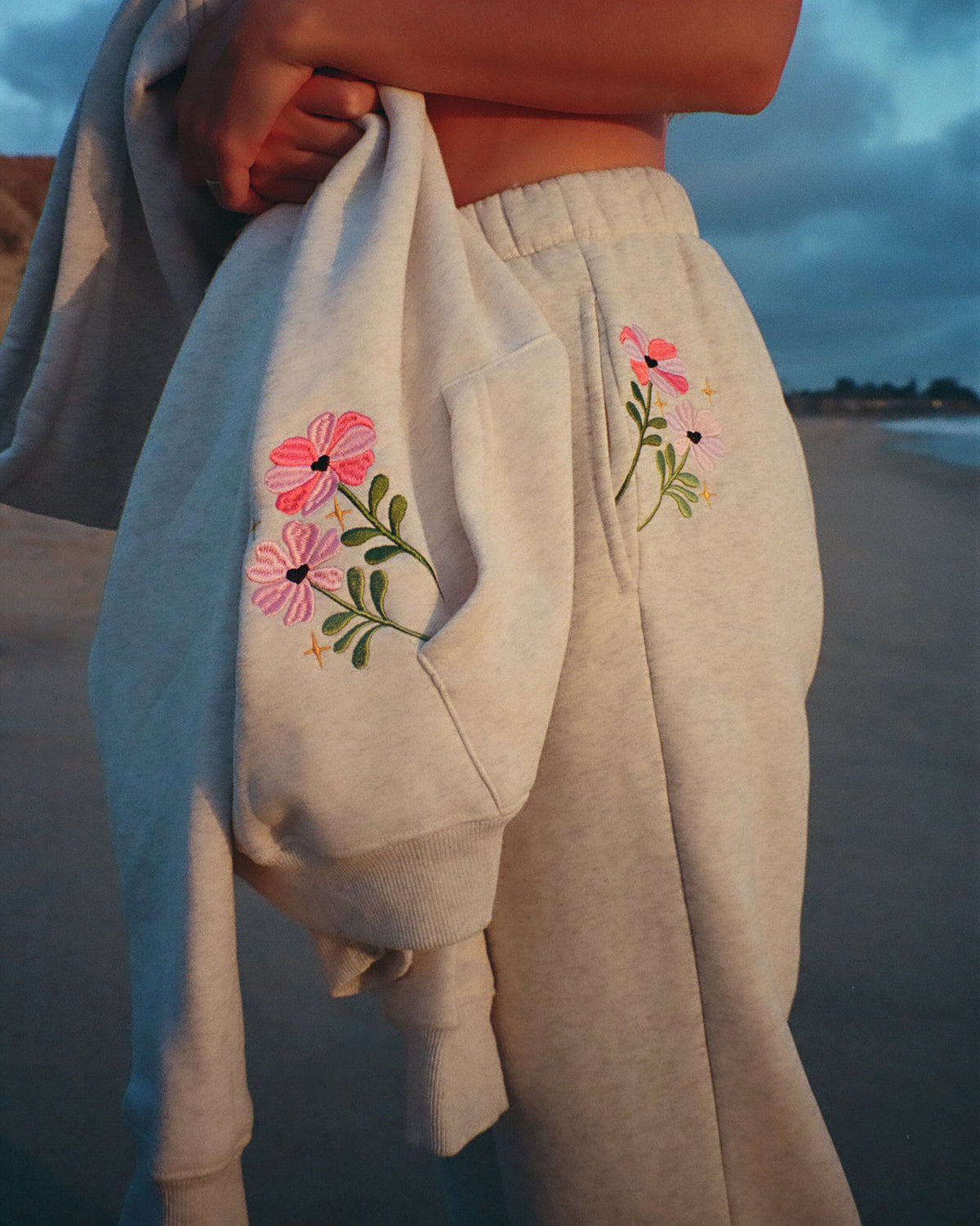 Gift Giving Sweatpants in Heather Gray