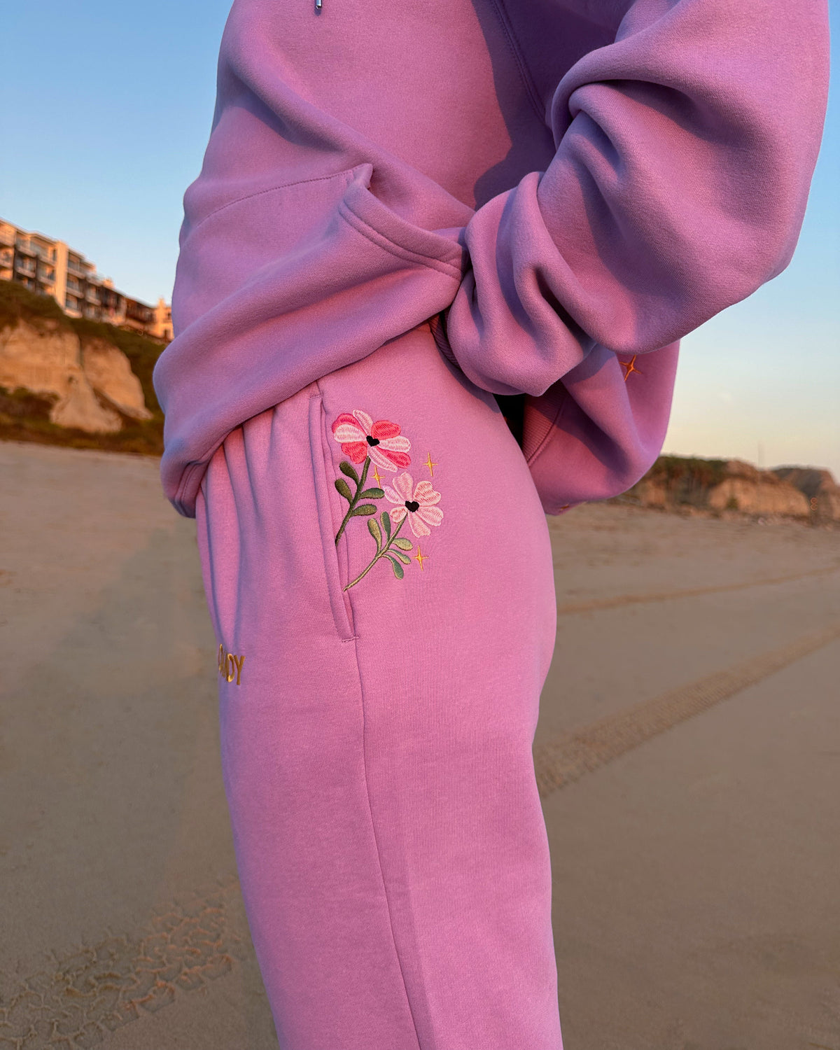 Gift Giving Sweatpants in Lavender